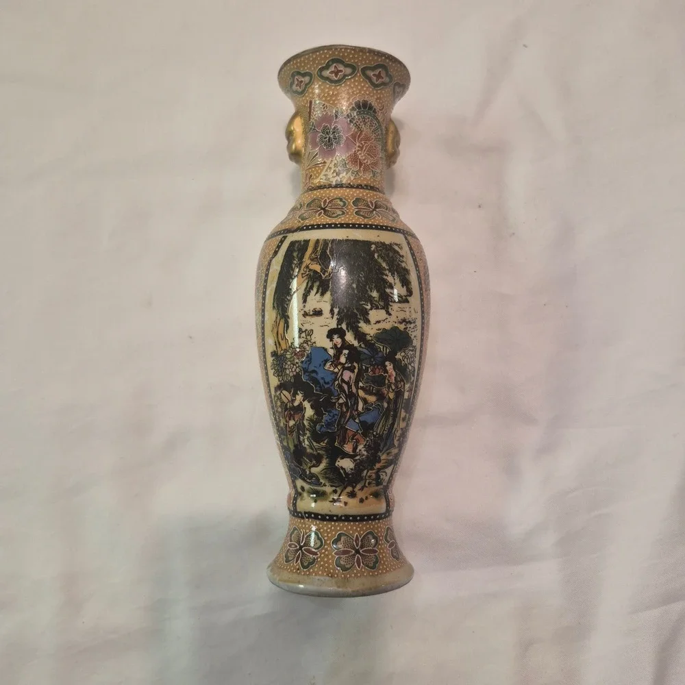 Vintage Japanese Satsuma Style Porcelain Vase Geisha Scenic Gold Gilt 9.5 Inch